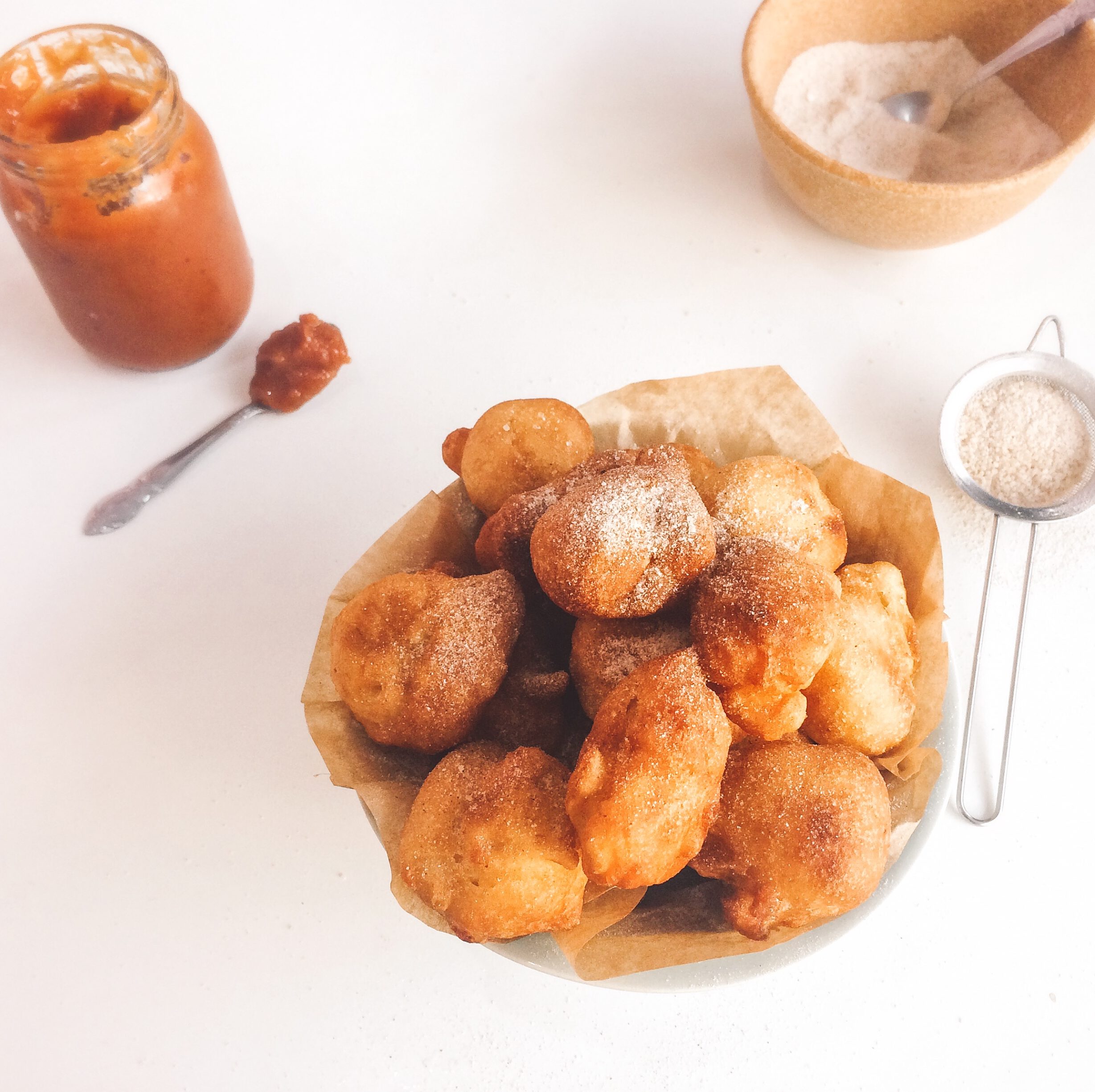 BOLINHO DE CHUVA DE BANANA VEGANO